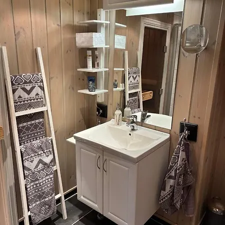 Alpehytte Cosy Ski-in Ski-out Mountain With Sauna Trysil